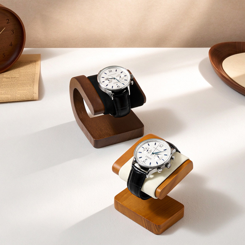 Oirlv Uhrenständer aus Walnuss – Jewelry And Watches Inc Bewertung und Preis